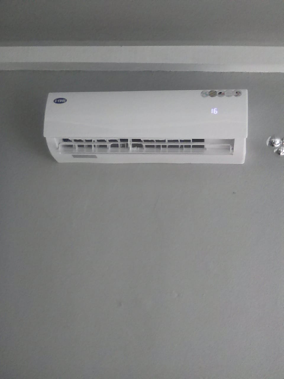 air conditioning installations,air conditioning repairs,air conditioner services,air conditioner maintenance,Aircon Specialists,Aircon Repairs and Replacements parts